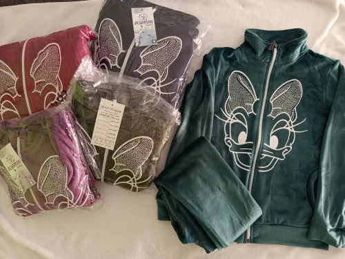 بجامة مخمل بناتي وسط فرو