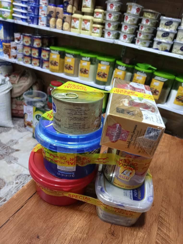 عرض المدرسة علبة جبنة كريمية نيوبارك +علبة حلاوة البرج+علبة مرتديلا +علبة شوكولا +علبة نسلة أو قشطة على زوقك+علبة شاي ظروف